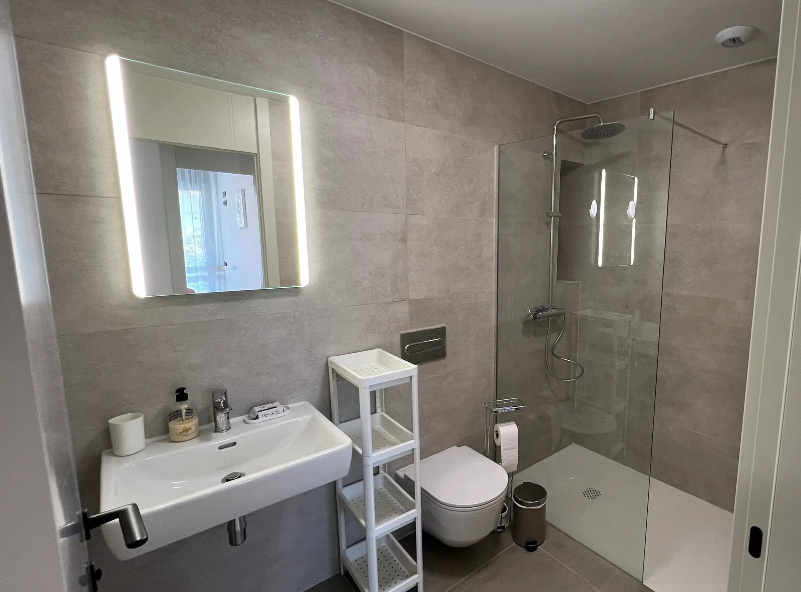 Atlantic Home - Three-Bedroom Premium Apartment — 17