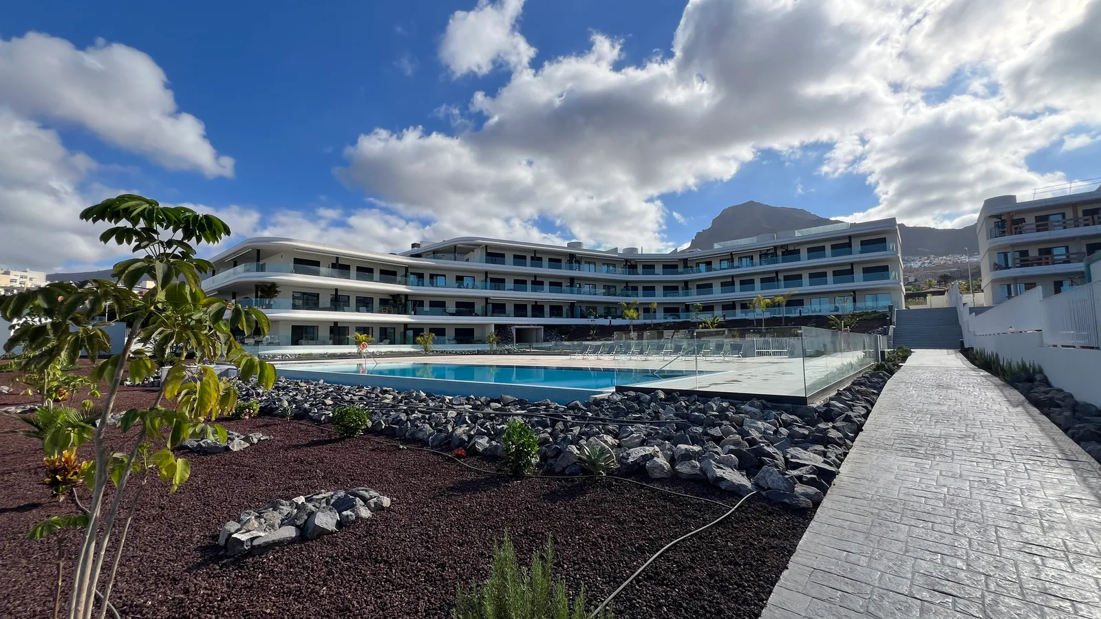 Atlantic Home - Three-Bedroom Premium Apartment — 2