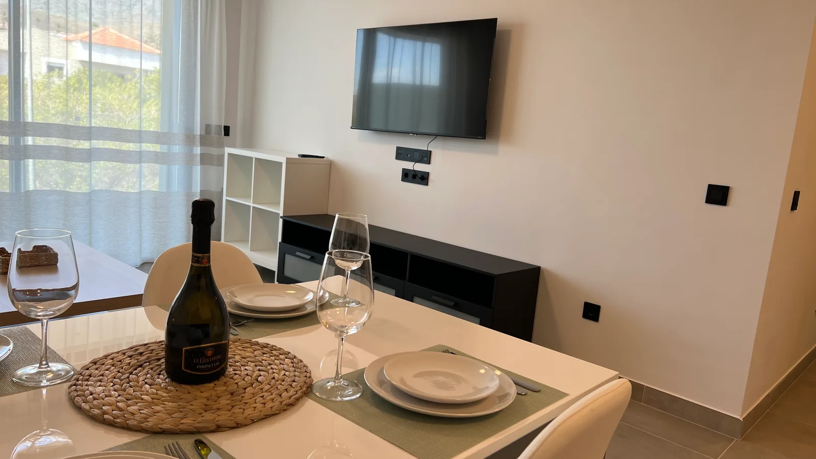 Atlantic Home - Two-Bedroom Premium Apartment — 7