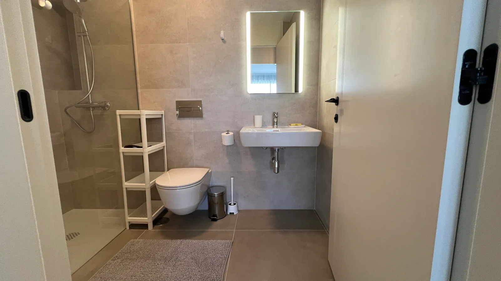 Atlantic Home - Two-Bedroom Premium Apartment — 14