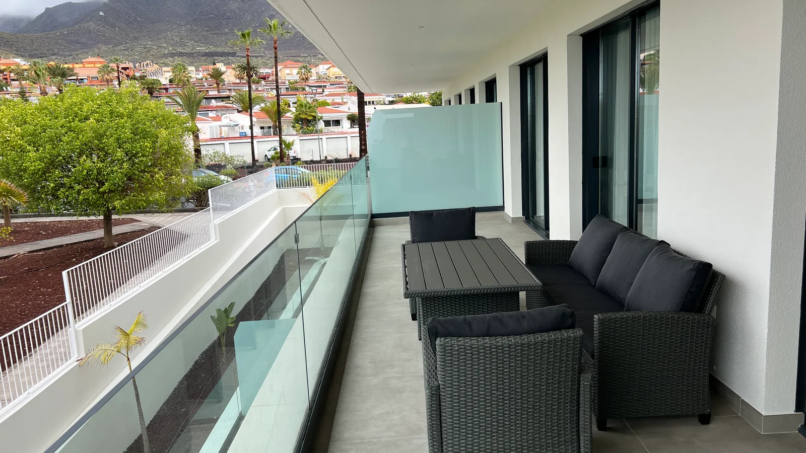 Atlantic Home - Two-Bedroom Premium Apartment — 11