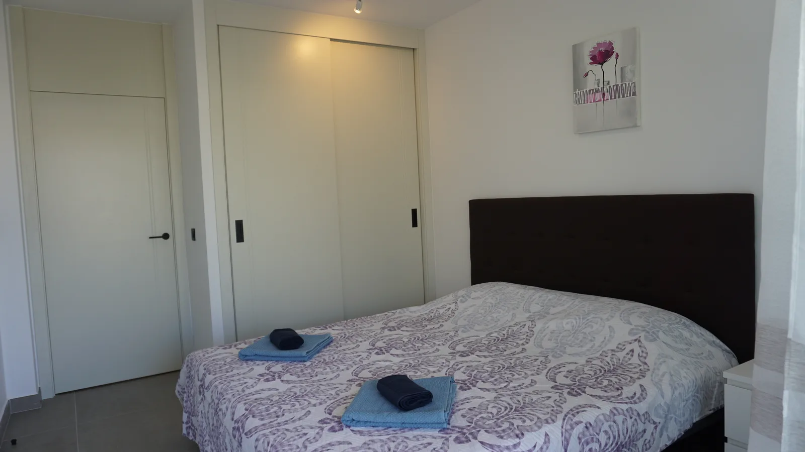 Atlantic Home - Two-Bedroom Premium Apartment — 10
