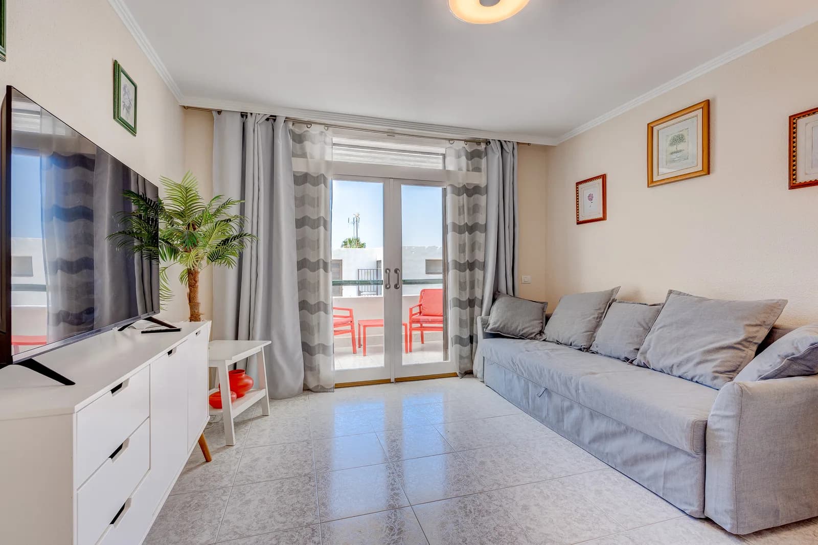 Cozy and bright 1-bdrm in Las Americas — 11