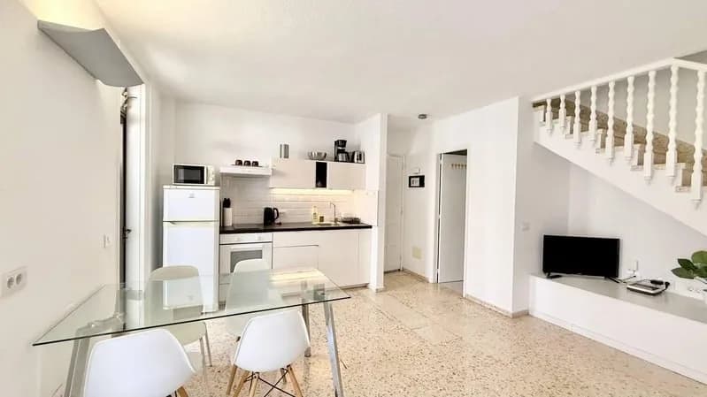 Las Américas 2-bdrm apartment Altemar — 2