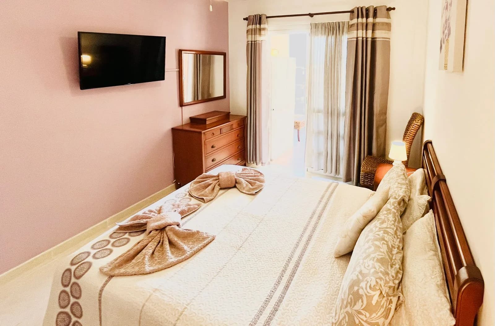 Heated pool & ocean view 2-BDRM apartment in Callao Salvaje — 9