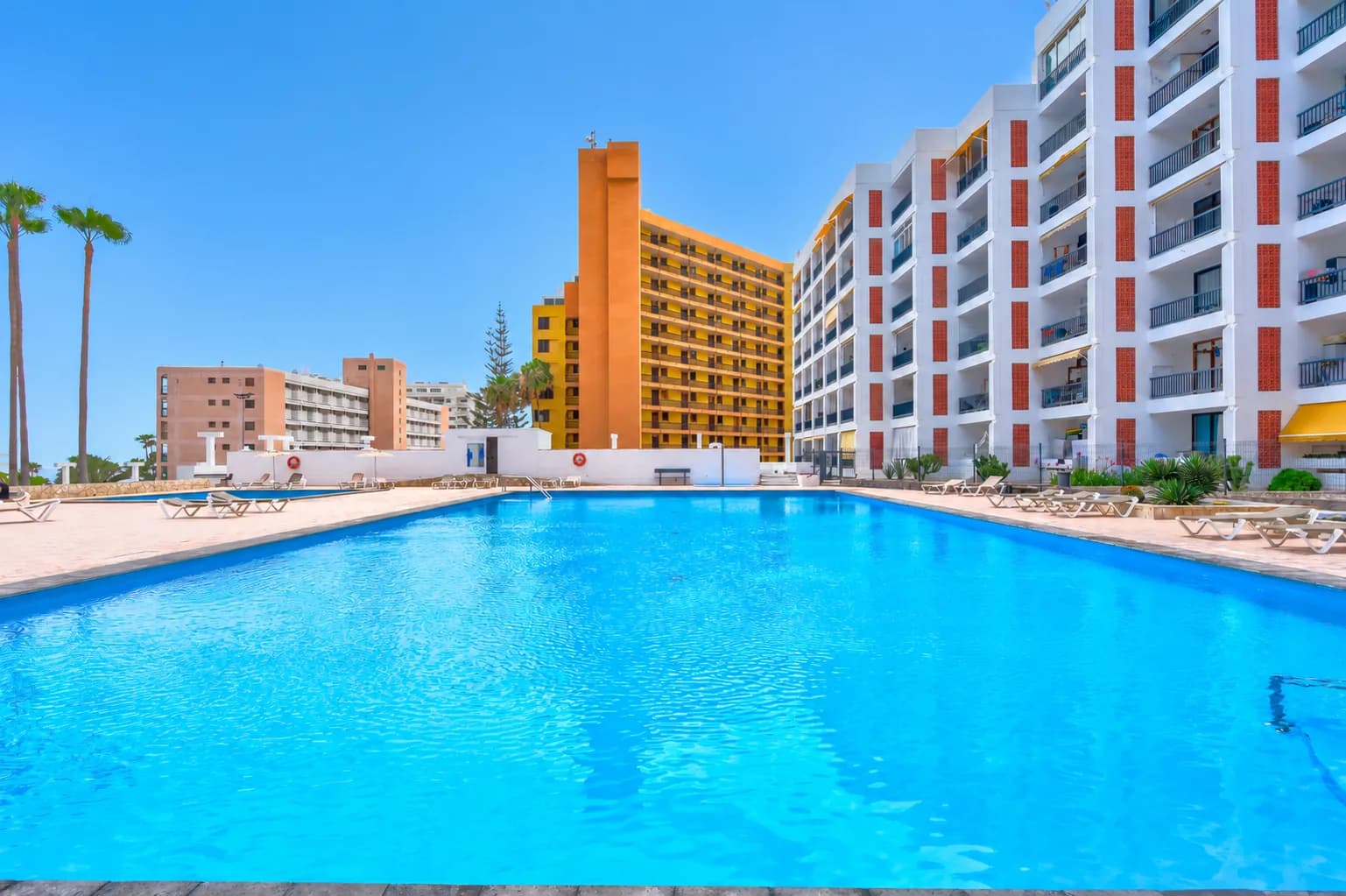 Ocean view & air conditioning 1-bdrm in Las Americas — 10