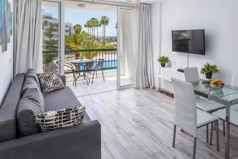 Ocean view & air conditioning 1-bdrm in Las Americas — 1