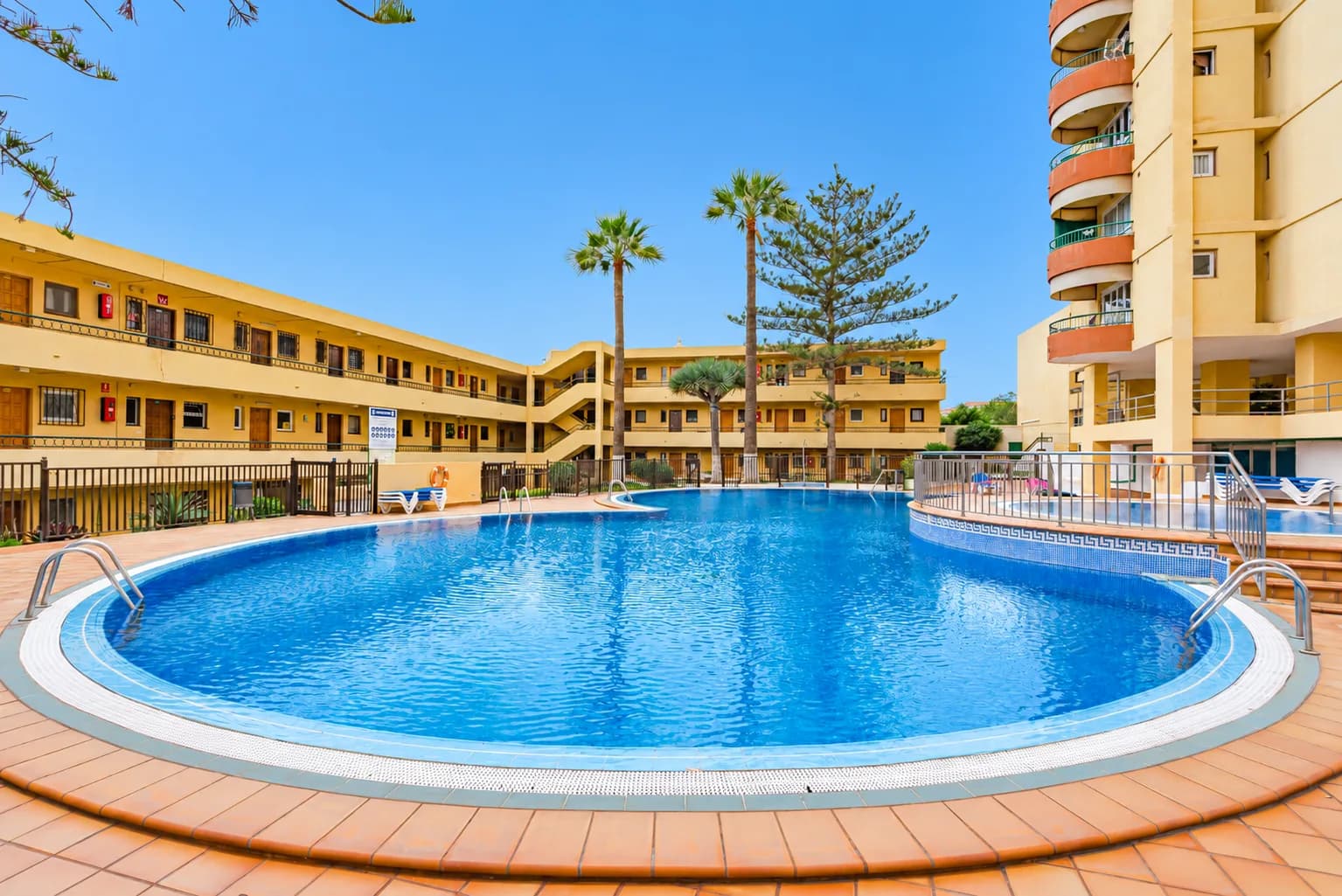 Torres del Sol 1-BDRM Las Vistas beach — 1