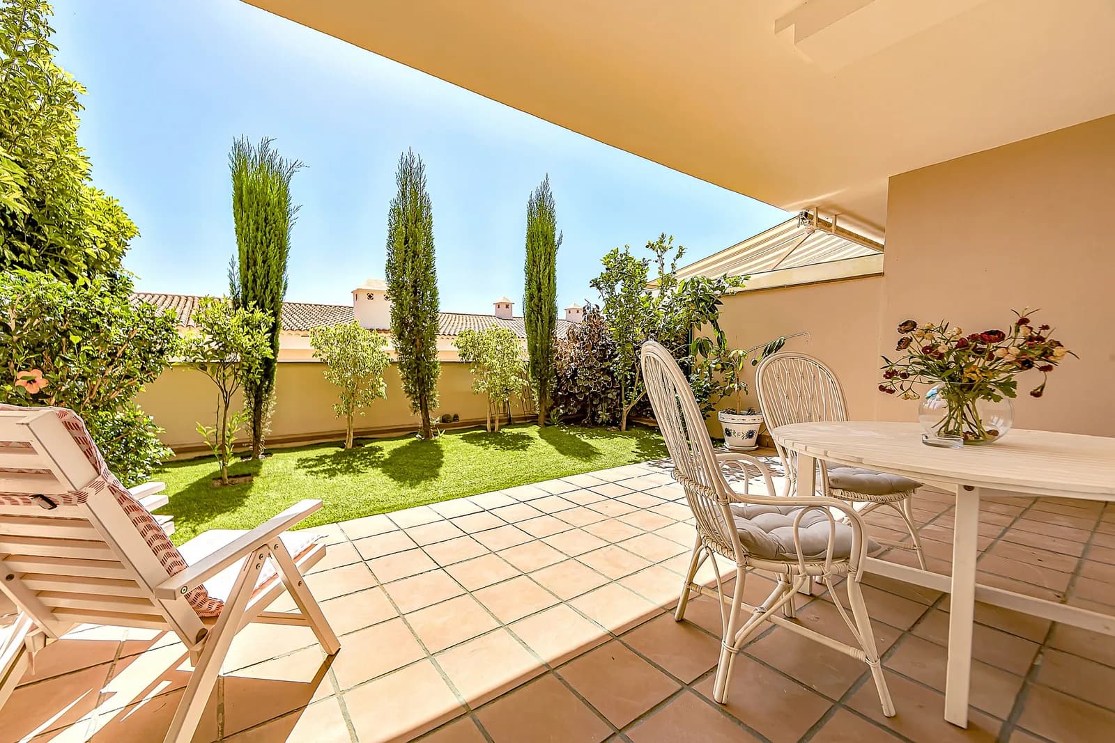 N19 La Arena · 2-bed, garden terrace — 1