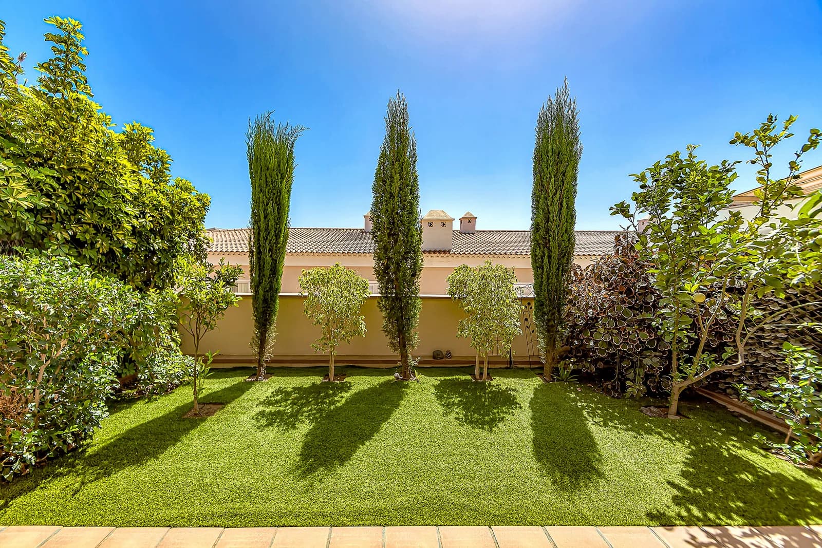 N19 La Arena · 2-bed, garden terrace — 3