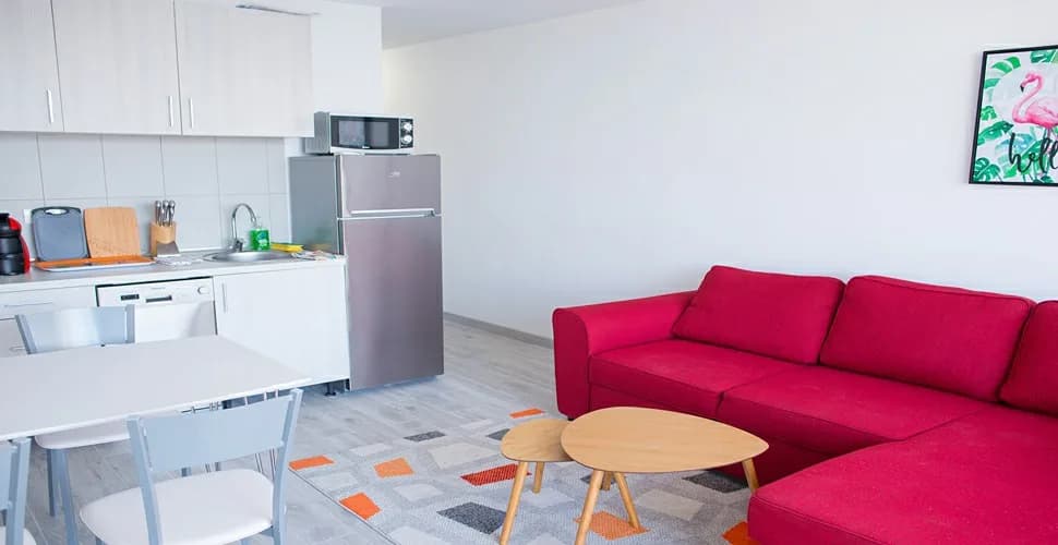 N720 · 1-bed by the pool, 150 m to beach — 3