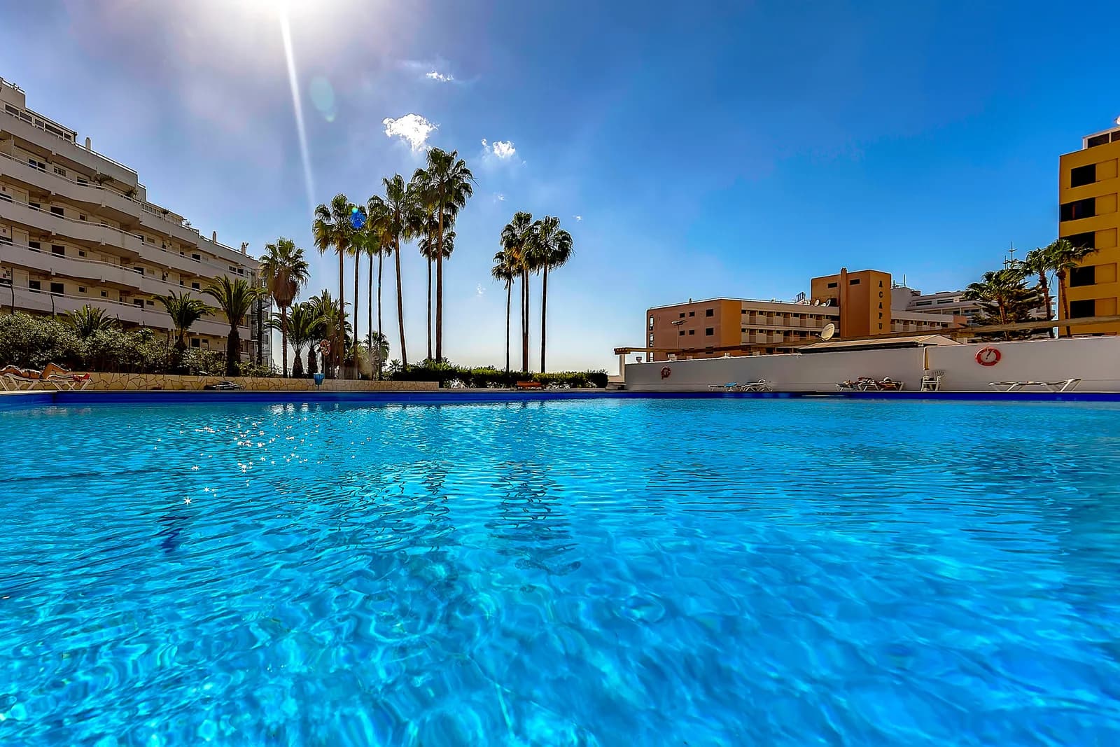 N720 · 1-bed by the pool, 150 m to beach — 10