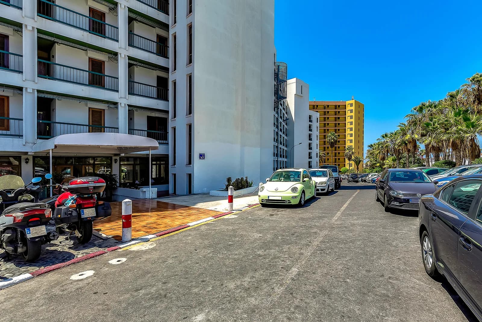 N720 · 1-bed by the pool, 150 m to beach — 9
