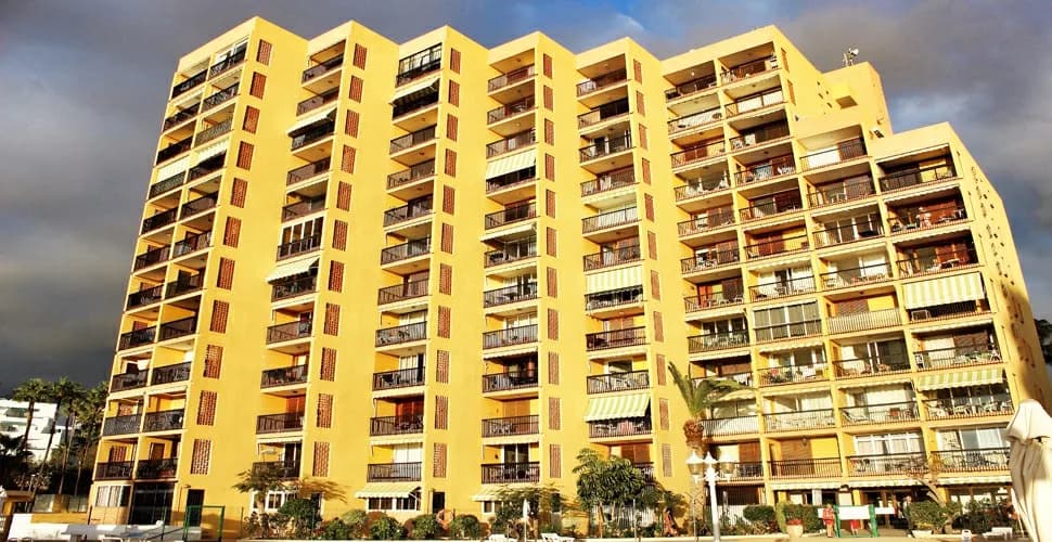 N76 · 9th-floor sea view, 100 m to beach — 10