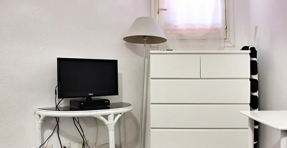 N76 · 9th-floor sea view, 100 m to beach — 4