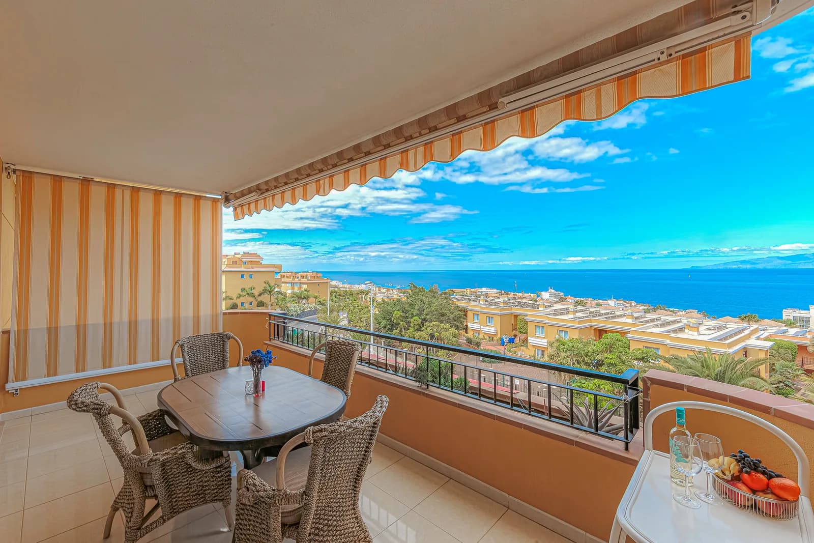 La Arena sea-view duplex · 2-bed — 7