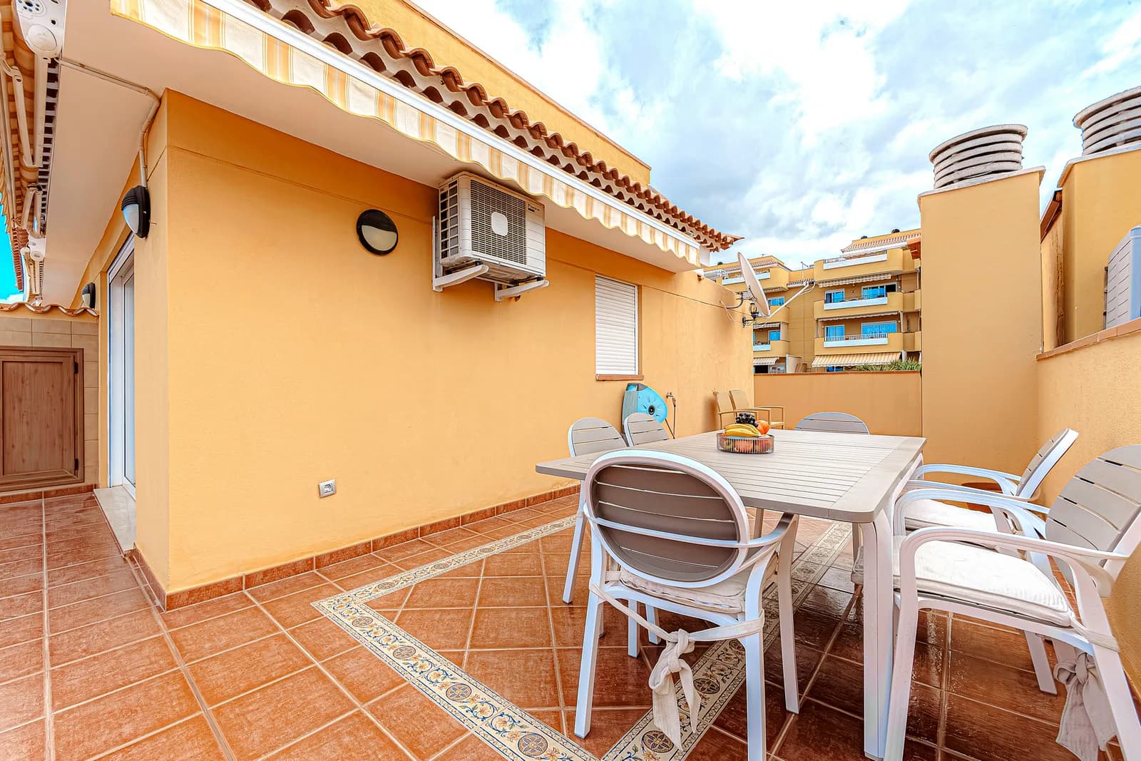La Arena sea-view duplex · 2-bed — 3