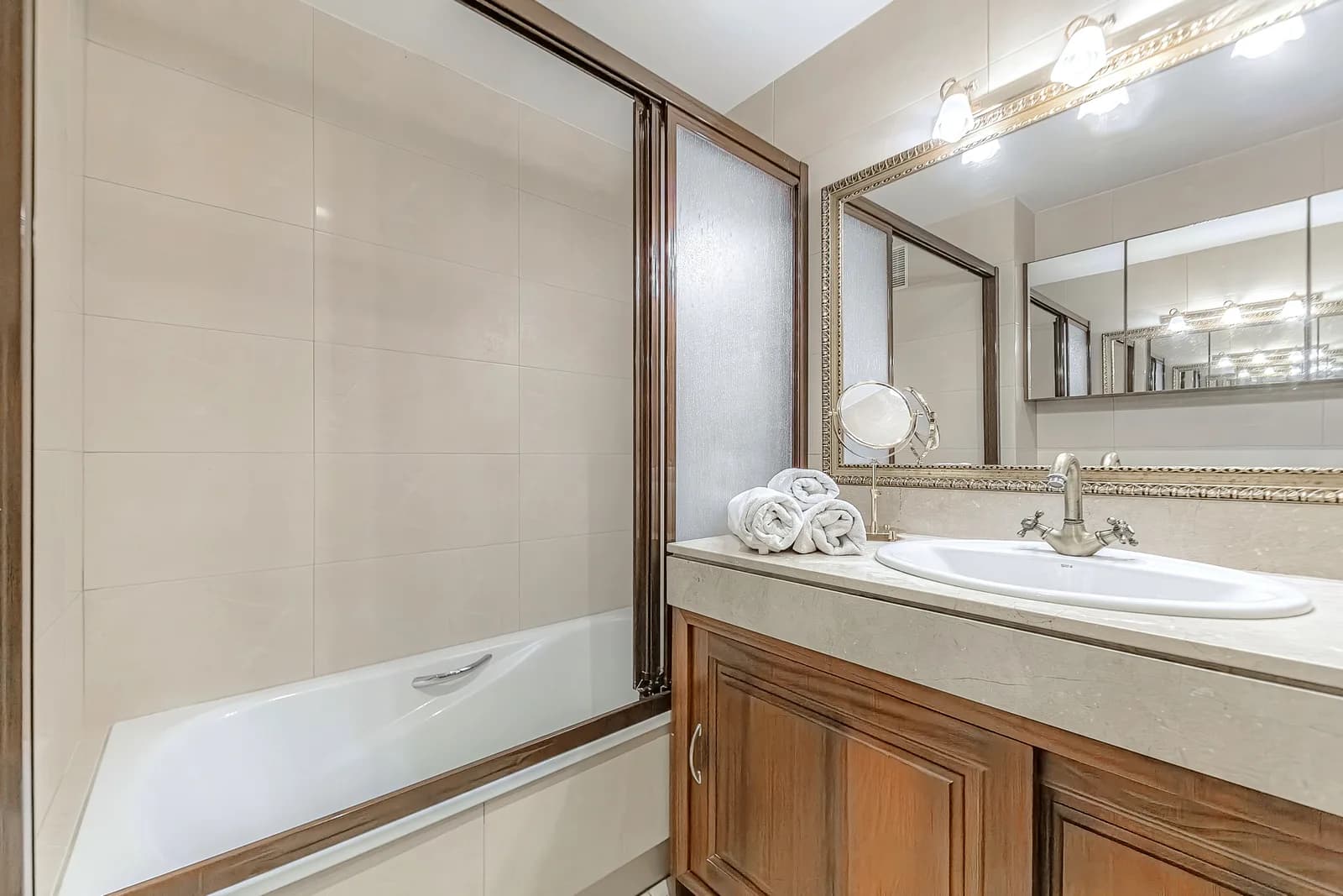 La Arena sea-view duplex · 2-bed — 6