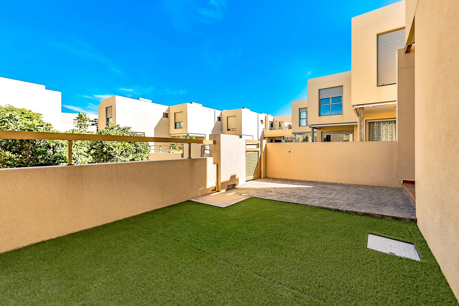 La Tejita family townhouse · 2-bed — 9