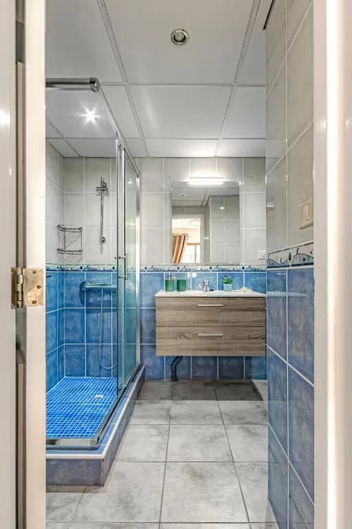 Ocean Terrace 2-bdrm, 2-bath with sea view in Los Cristianos — 24