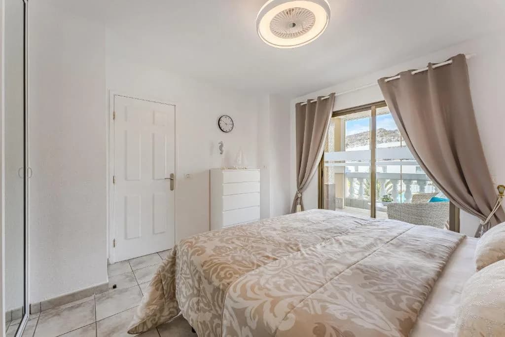 Ocean Terrace 2-bdrm, 2-bath with sea view in Los Cristianos — 16